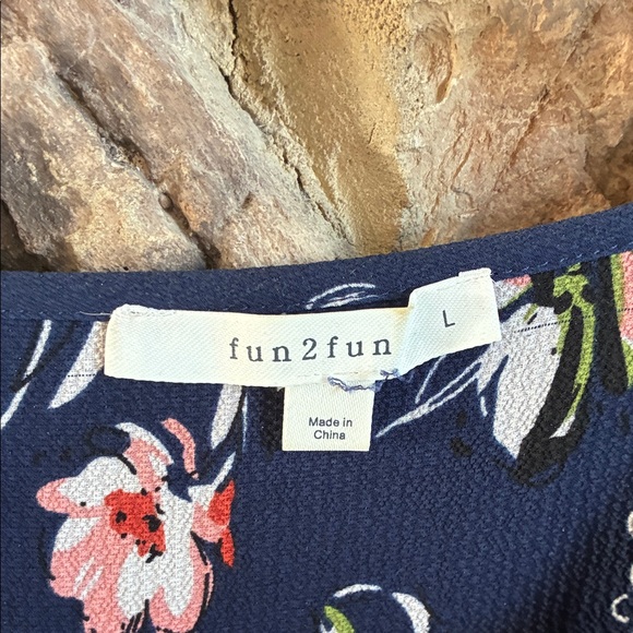 Faded Glory Navy Floral Blouse - Picture 5 of 9